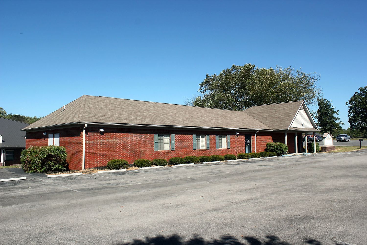 169 Dr Joe T Pettey Dr, Russell Springs, KY 42642